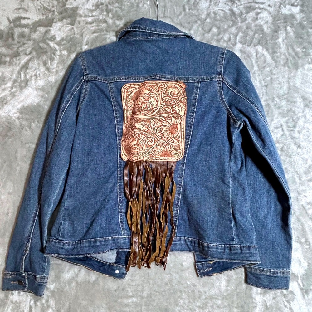 Wrangler Western Denim Jacket Medium Wash Tooled Leather Fringe Back WRDJ8LI M